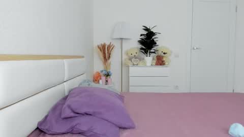 xf33tx online show from March 10, 2025, 5:54 am