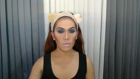 GWEN THOMPSON .......   online show from December 21, 2024, 12:53 am