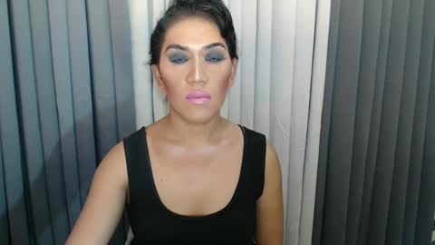 GWEN THOMPSON .......   online show from December 29, 2024, 4:05 am