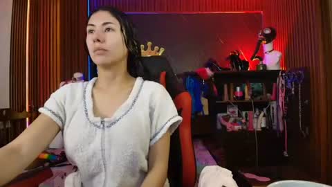 XiaQueen   I M online show from July 18, 2026, 12:42 pm