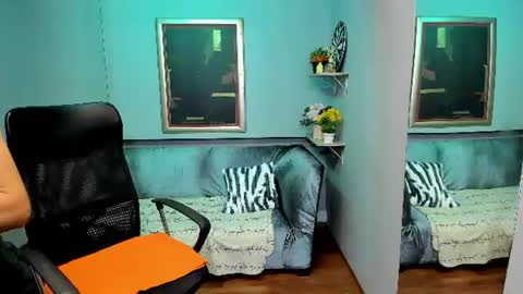 Ximena online show from July 28, 2026, 4:39 pm