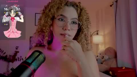 Snapshot of ximena_sotto1 chatting on November 25, 2025, 8:31 pm camila online show from November 25, 2025, 8:31 pm