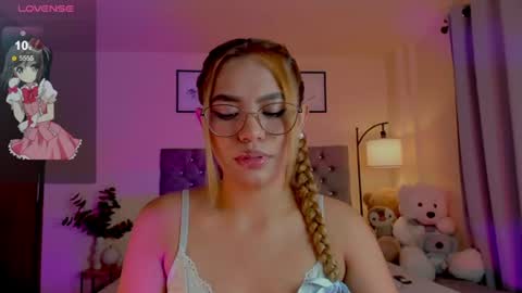 Snapshot of ximena_sotto1 chatting on August 8, 2026, 8:44 pm camila online show from August 8, 2026, 8:44 pm