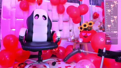 Snapshot of ximenareid chatting on February 14, 2025, 10:17 am Ximena online show from February 14, 2025, 10:17 am