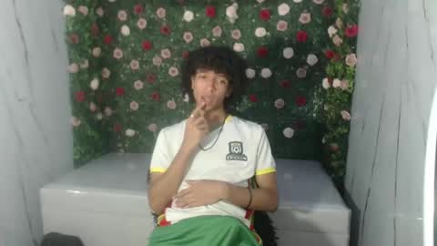 Snapshot of xion_ez chatting on October 29, 2025, 8:10 pm xion_ez online show from October 29, 2025, 8:10 pm