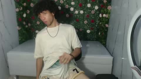 Snapshot of xion_ez chatting on November 1, 2025, 8:00 pm xion_ez online show from November 1, 2025, 8:00 pm