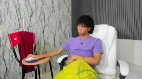 Snapshot of xion_ez chatting on November 7, 2025, 10:10 pm xion_ez online show from November 7, 2025, 10:10 pm