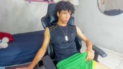 Snapshot of xion_ez chatting on November 13, 2025, 7:35 pm xion_ez online show from November 13, 2025, 7:35 pm