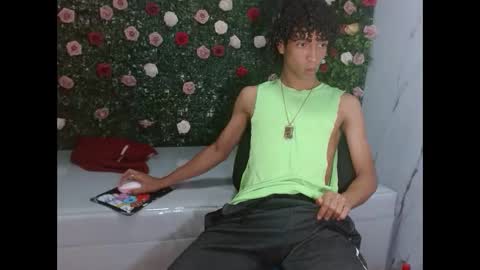 Snapshot of xion_ez chatting on November 18, 2025, 9:08 pm xion_ez online show from November 18, 2025, 9:08 pm