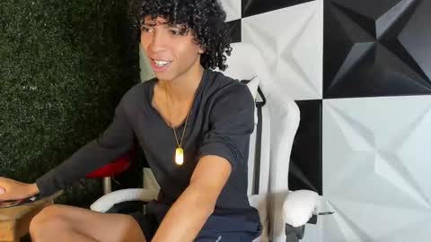 Snapshot of xion_ez chatting on December 5, 2025, 8:05 pm xion_ez online show from December 5, 2025, 8:05 pm