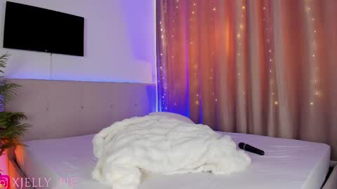 Snapshot of xjelly_piee chatting on April 5, 2026, 1:08 pm Charisma online show from April 5, 2026, 1:08 pm