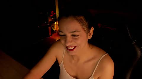 Lara online show from April 27, 2026, 9:13 pm
