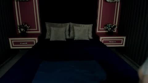 Snapshot of xlindamilfxx chatting on September 11, 2025, 12:27 pm Linda online show from September 11, 2025, 12:27 pm