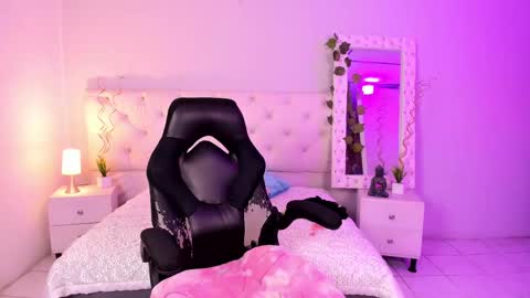 Snapshot of xlmena_slut chatting on March 11, 2025, 12:11 am Ximena online show from March 11, 2025, 12:11 am