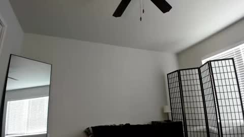 Snapshot of xlunaskye chatting on December 9, 2024, 9:48 pm online show from December 9, 2024, 9:48 pm