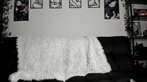 Snapshot of xlunaskye chatting on February 7, 2025, 7:18 am online show from February 7, 2025, 7:18 am