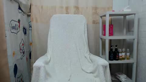 Snapshot of xmaxie_ chatting on March 31, 2026, 10:43 pm Maxie online show from March 31, 2026, 10:43 pm