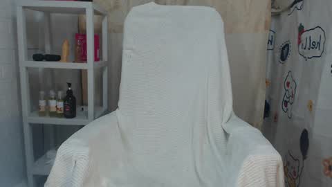 Snapshot of xmaxie_ chatting on April 4, 2026, 11:29 am Maxie online show from April 4, 2026, 11:29 am