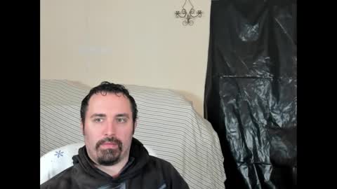 Snapshot of xmetalstudx chatting on November 18, 2025, 9:41 pm MetalstudMaster online show from November 18, 2025, 9:41 pm