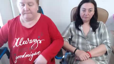 Snapshot of xmollyjanex chatting on November 13, 2025, 9:52 am XMollyJaneX online show from November 13, 2025, 9:52 am