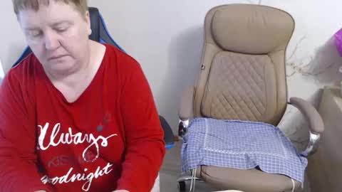 Snapshot of xmollyjanex chatting on November 16, 2025, 11:05 am XMollyJaneX online show from November 16, 2025, 11:05 am