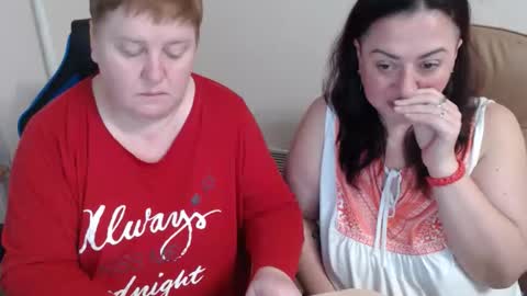 Snapshot of xmollyjanex chatting on November 24, 2025, 5:56 pm XMollyJaneX online show from November 24, 2025, 5:56 pm