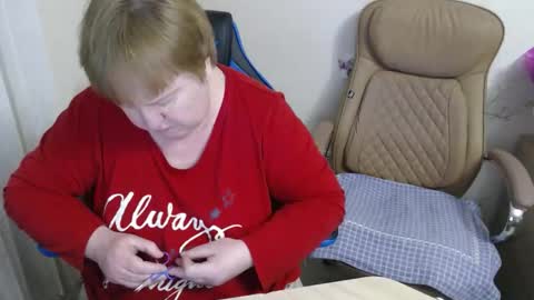 Snapshot of xmollyjanex chatting on February 5, 2026, 9:19 pm XMollyJaneX online show from February 5, 2026, 9:19 pm