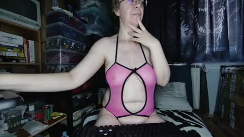 Snapshot of xnicetitsx chatting on December 25, 2024, 10:06 am xnicetitsx online show from December 25, 2024, 10:06 am