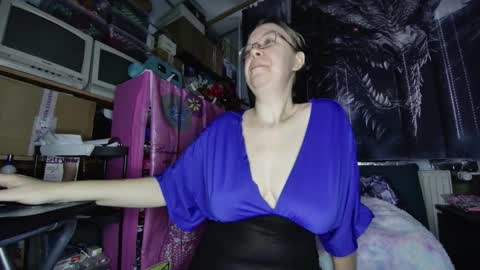 Snapshot of xnicetitsx chatting on December 17, 2025, 7:25 am xnicetitsx online show from December 17, 2025, 7:25 am