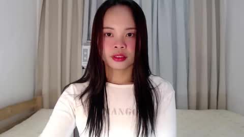 Snapshot of xo_worth_it chatting on June 8, 2026, 4:29 pm nathalie online show from June 8, 2026, 4:29 pm
