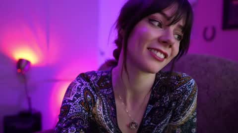 Bella Bondai online show from February 9, 2025, 3:12 pm