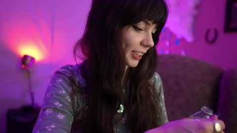 Bella Bondai online show from February 12, 2025, 8:49 am