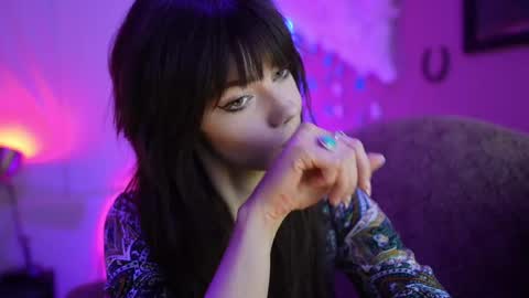 Bella Bondai online show from February 23, 2025, 11:44 am