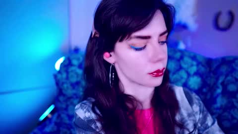 Bella Bondai online show from November 14, 2025, 2:54 am