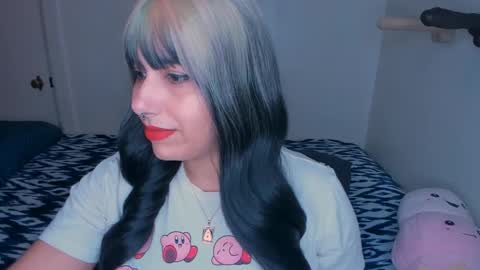 Snapshot of xocurvyrae chatting on January 6, 2025, 2:15 am Rae online show from January 6, 2025, 2:15 am