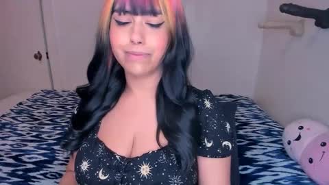 Snapshot of xocurvyrae chatting on February 24, 2025, 1:46 am Rae online show from February 24, 2025, 1:46 am