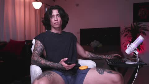 Snapshot of xomega_02 chatting on January 20, 2025, 11:10 pm online show from January 20, 2025, 11:10 pm