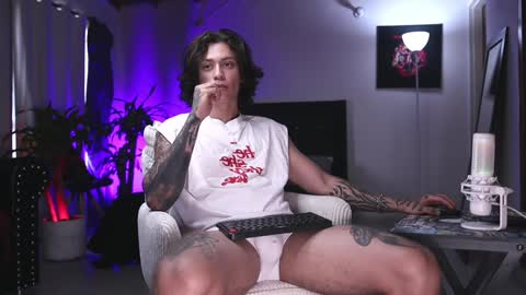 Snapshot of xomega_02 chatting on January 24, 2025, 9:37 pm online show from January 24, 2025, 9:37 pm