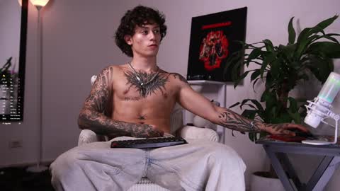 Snapshot of xomega_02 chatting on February 1, 2025, 3:08 am online show from February 1, 2025, 3:08 am