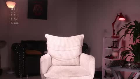 Snapshot of xomega_02 chatting on February 16, 2025, 11:05 pm online show from February 16, 2025, 11:05 pm