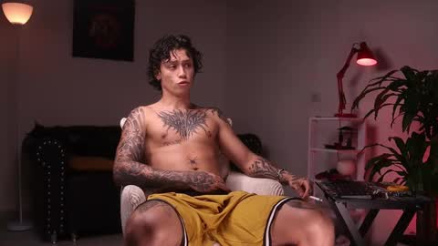 Snapshot of xomega_02 chatting on February 17, 2025, 10:58 pm online show from February 17, 2025, 10:58 pm