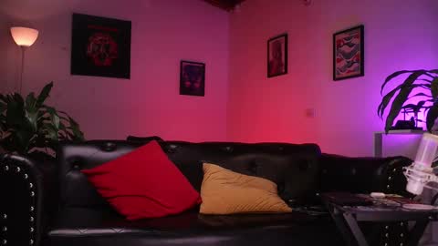 Snapshot of xomega_02 chatting on March 12, 2025, 4:19 am online show from March 12, 2025, 4:19 am