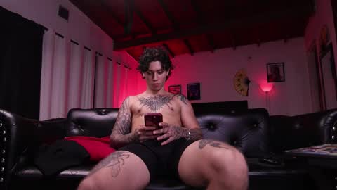 Snapshot of xomega_02 chatting on October 25, 2025, 11:32 pm online show from October 25, 2025, 11:32 pm