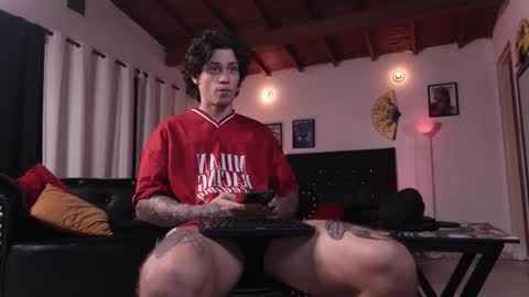 Snapshot of xomega_02 chatting on November 7, 2025, 12:10 am online show from November 7, 2025, 12:10 am