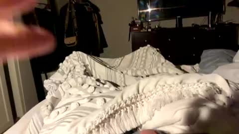 xoxowtf online show from December 31, 2024, 3:20 pm