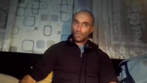 Snapshot of xploid1982 chatting on December 5, 2024, 2:09 am xploid1982 online show from December 5, 2024, 2:09 am