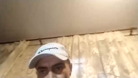 Snapshot of xploid1982 chatting on November 6, 2025, 2:51 pm xploid1982 online show from November 6, 2025, 2:51 pm