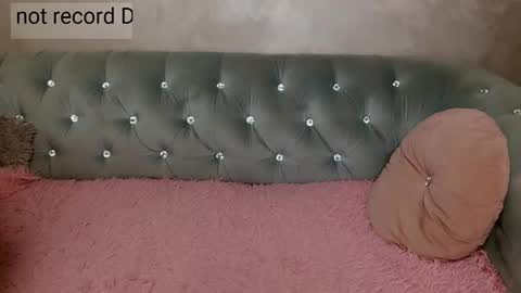 Snapshot of xqueencarox chatting on November 11, 2025, 1:05 am xqueencarox online show from November 11, 2025, 1:05 am