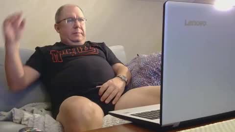 xrap online show from November 3, 2025, 4:08 pm