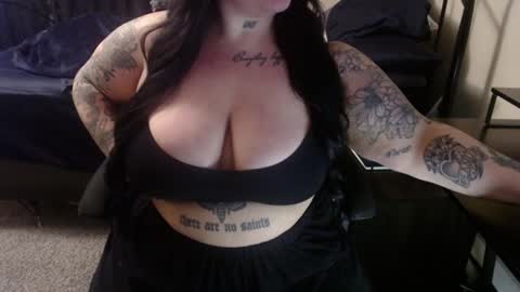 xorileyschembri online show from January 5, 2025, 4:04 am